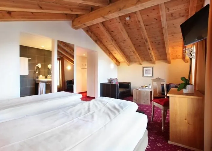 Hotel Central Obersaxen